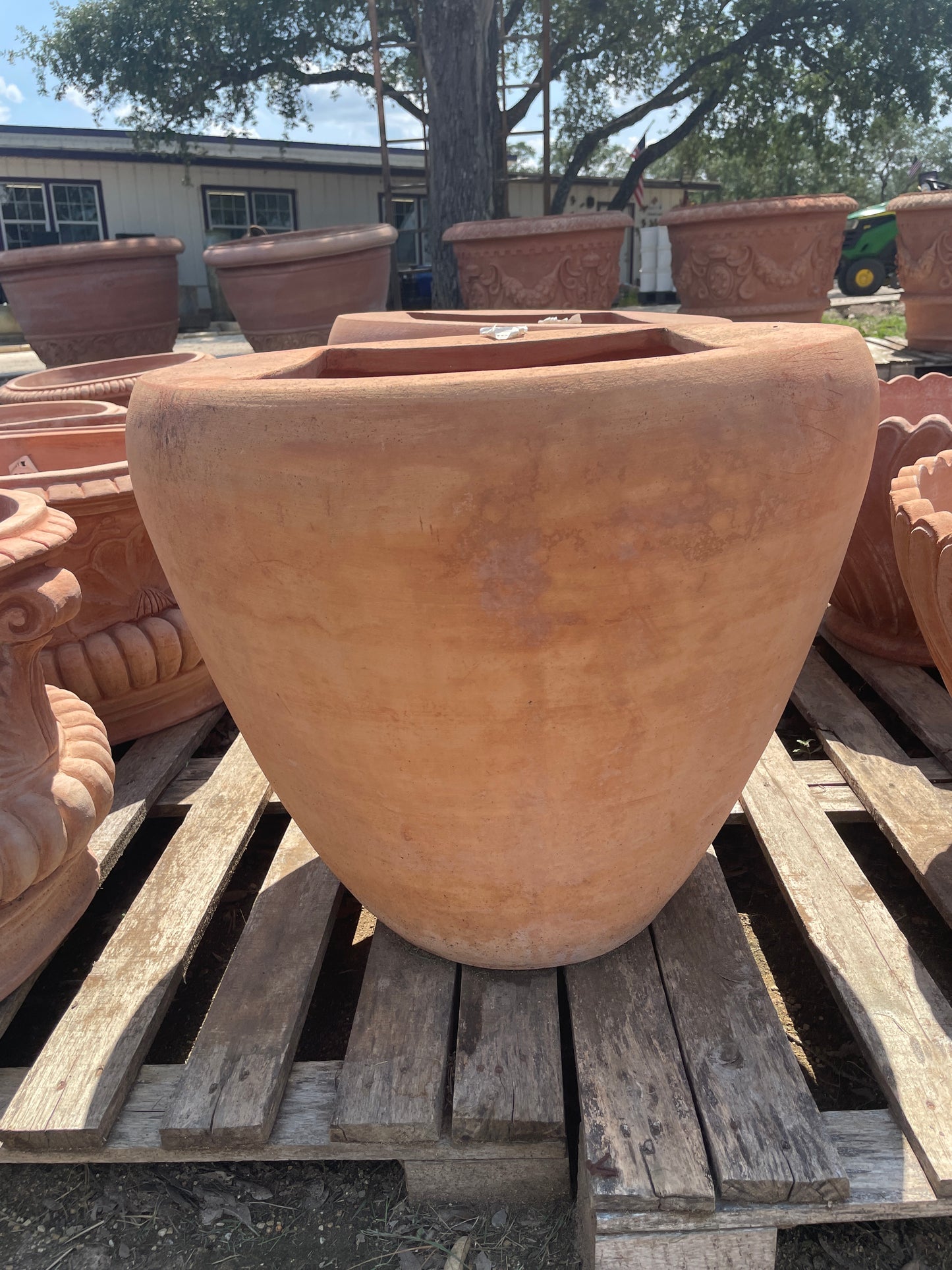 Italian Laos Amphora 20"