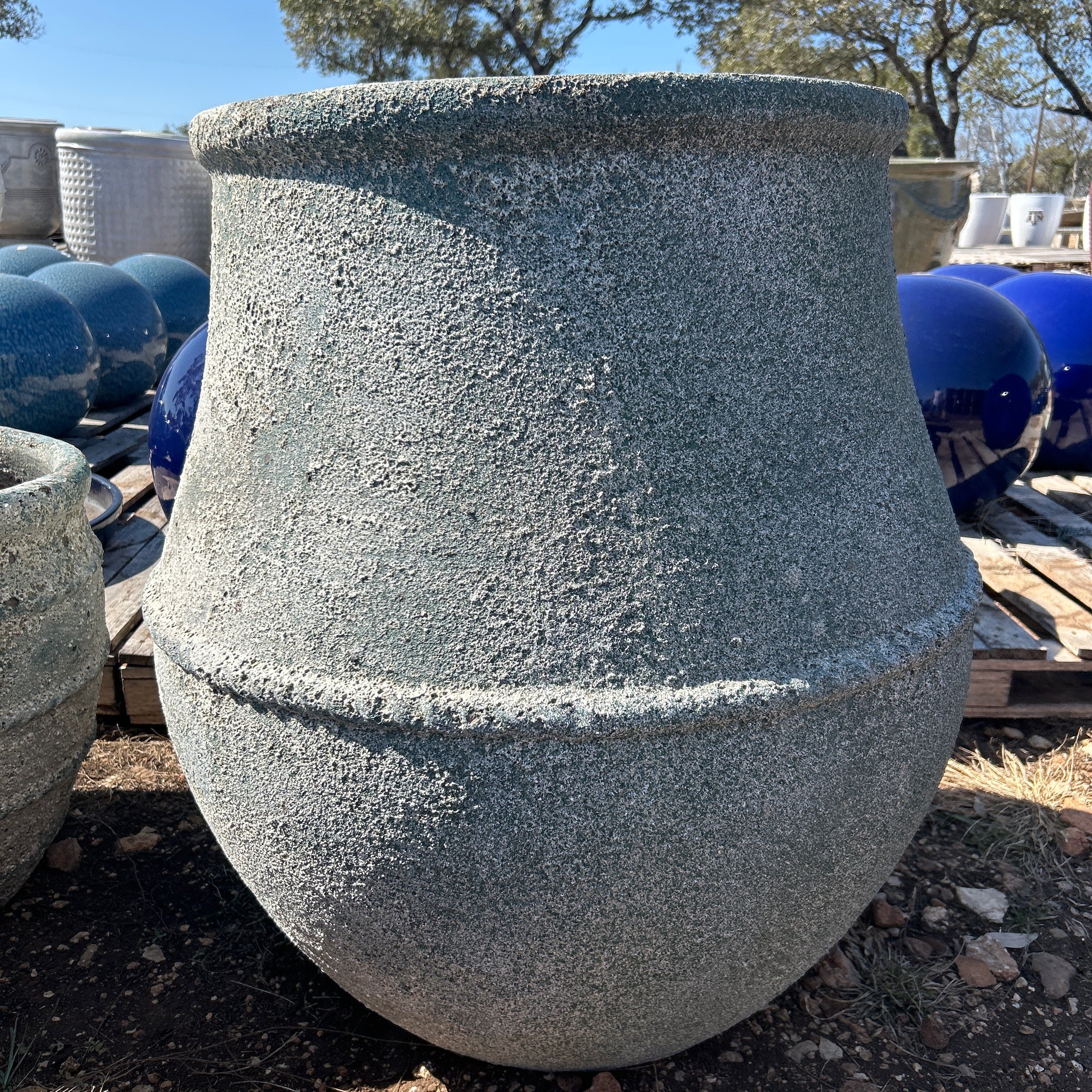 Snow Green Ribbed and Lipped Planter
