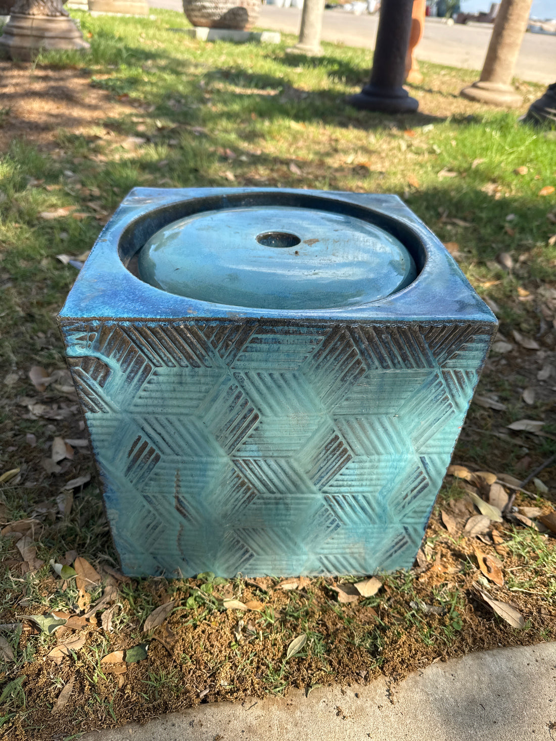 Geometric Net Cube Fountain