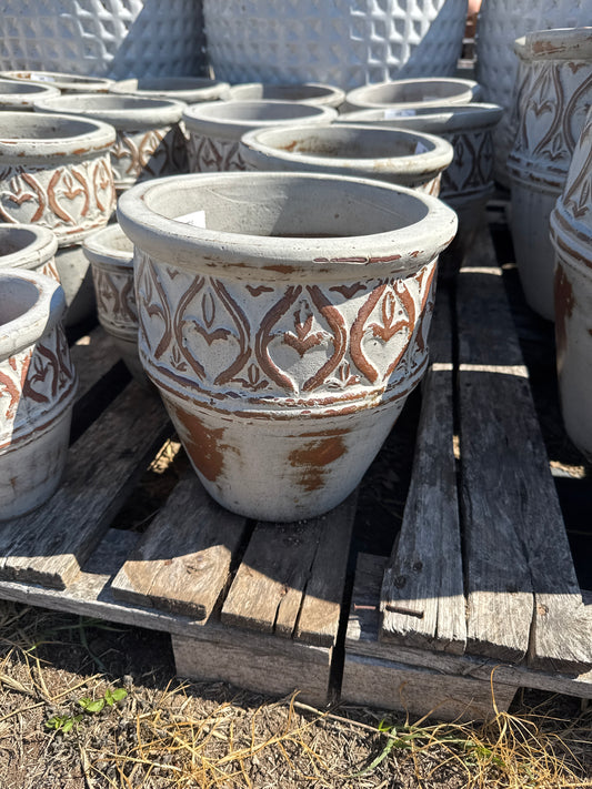 Rustic White Ribbed and Lipped Planter 10"