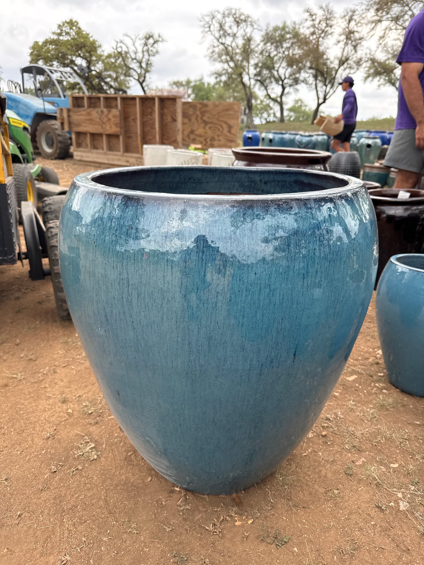 Dotted Blue Bowed Smooth Planter