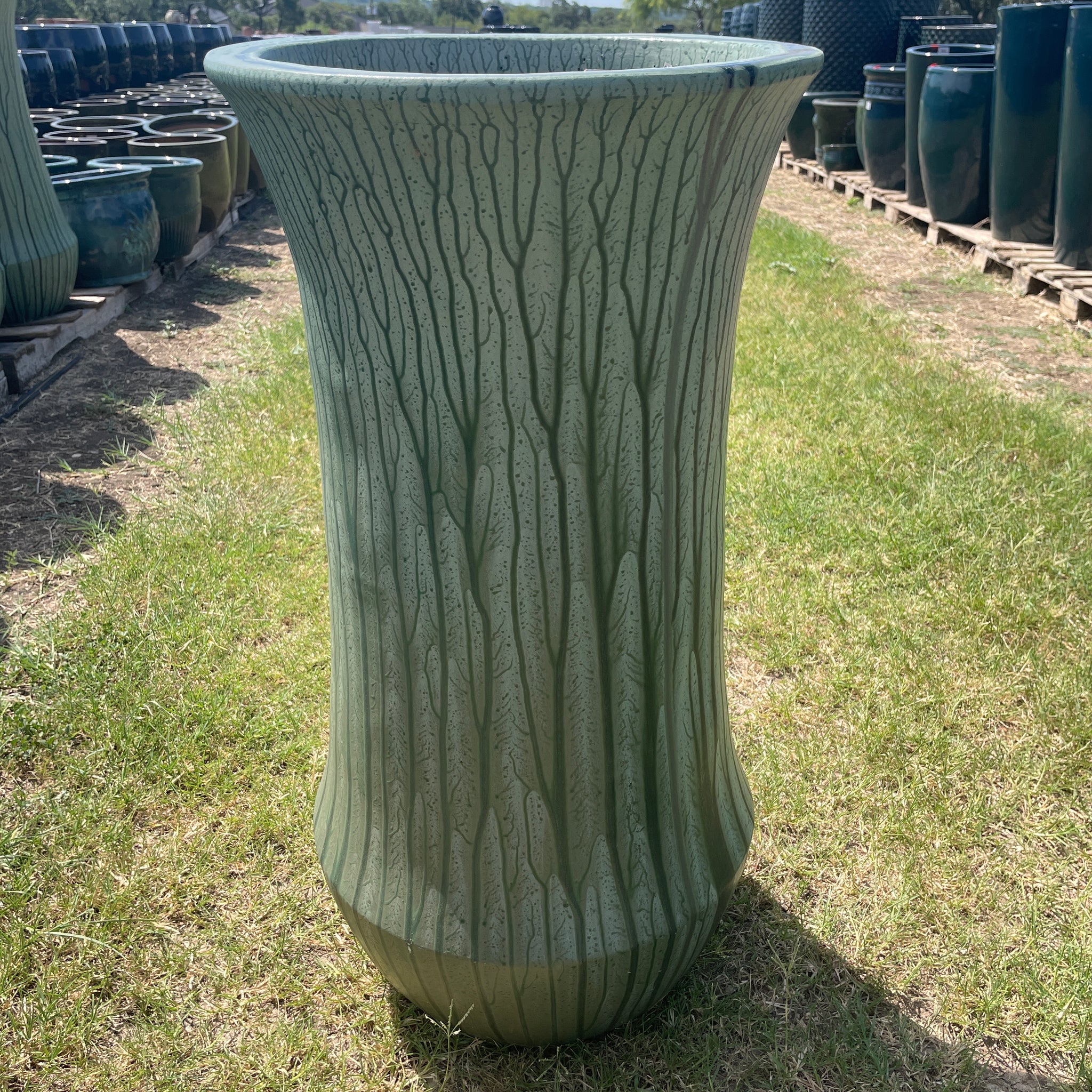 BB Root Tall Midas Planter