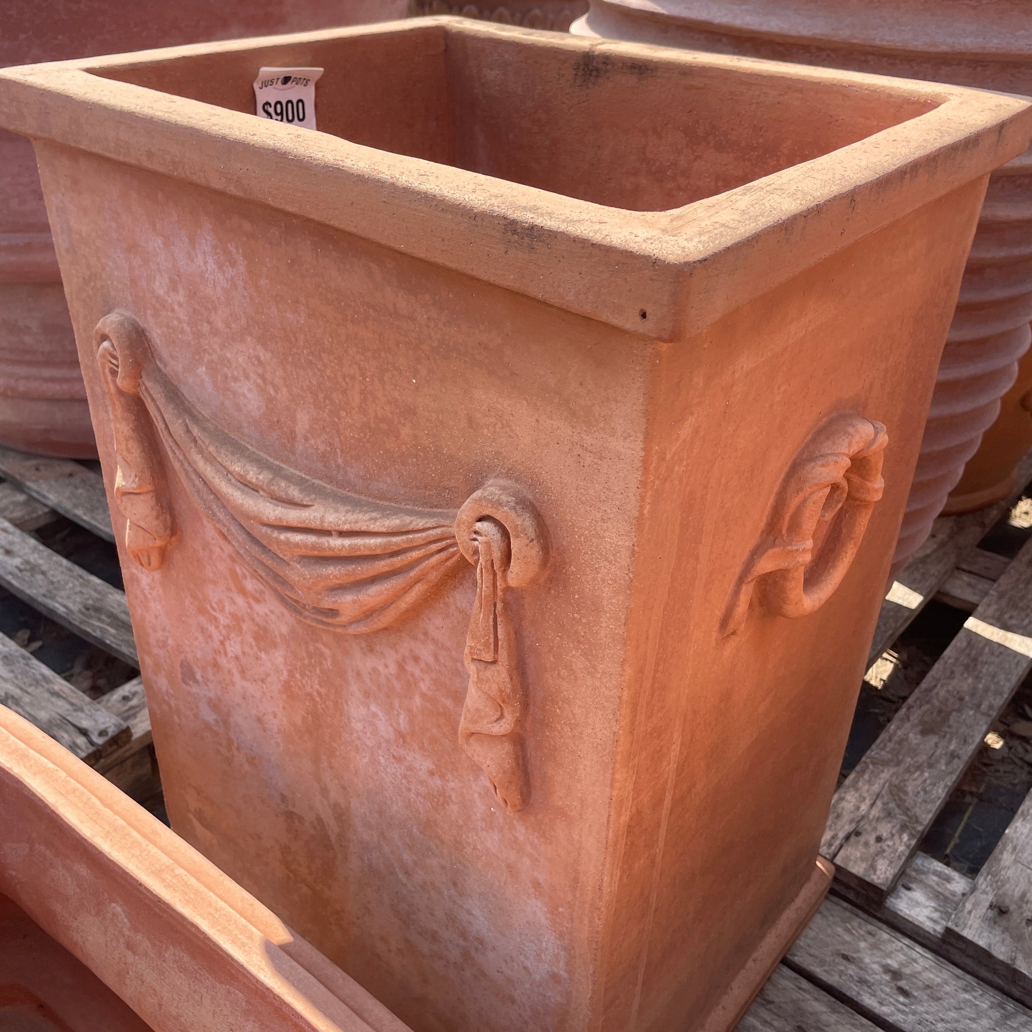 Italian Cassetta con Drappi 26"