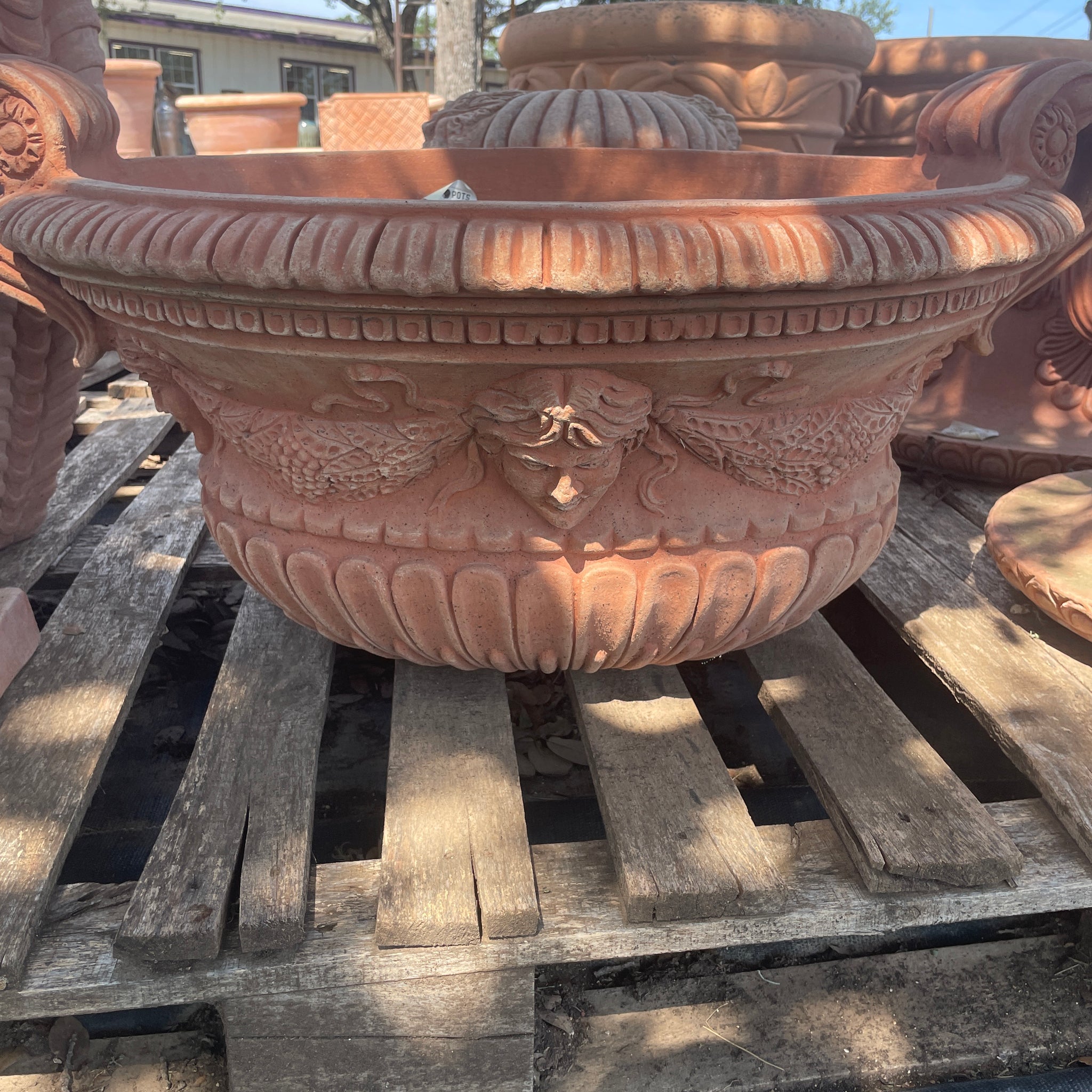 Italian Vaso Ornato con Angeli 23"