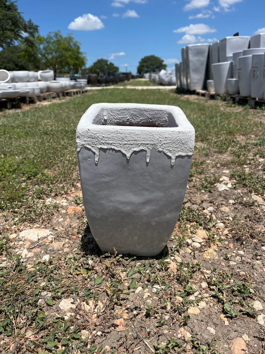 Sandy White Smooth Bowed Square Planter 10"