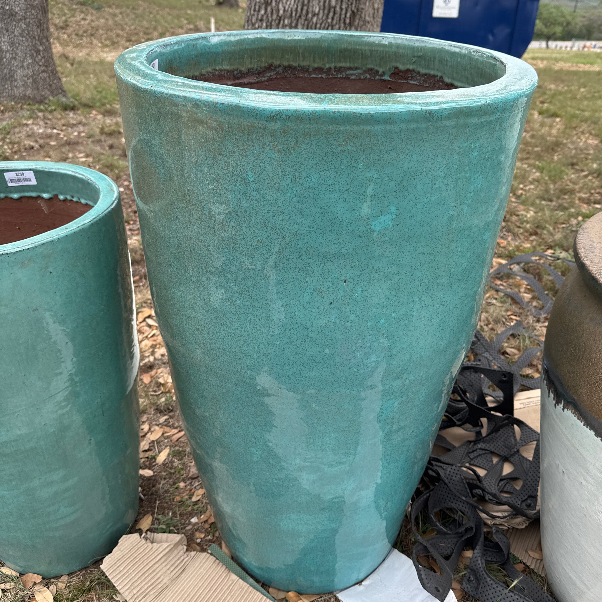 Alulan Tall Round Planter