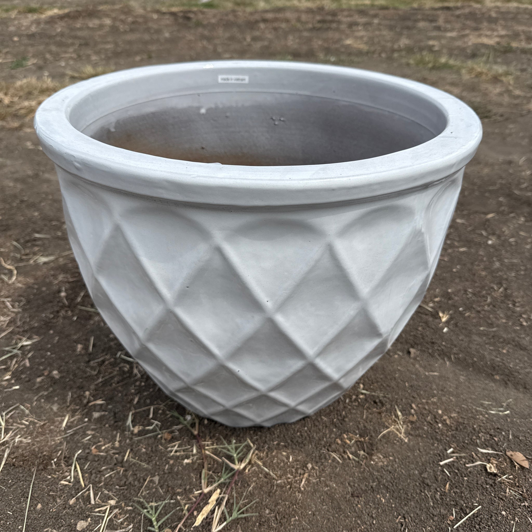 Lipped Diamond Egg Planter