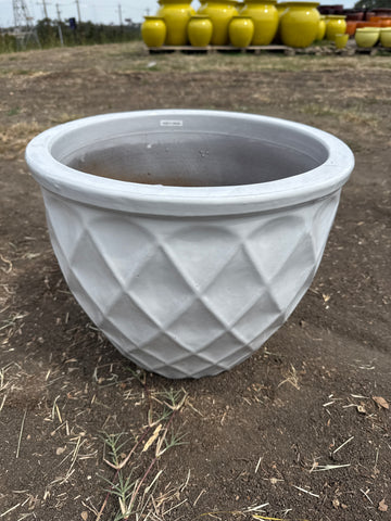 Lipped Diamond Egg Planter