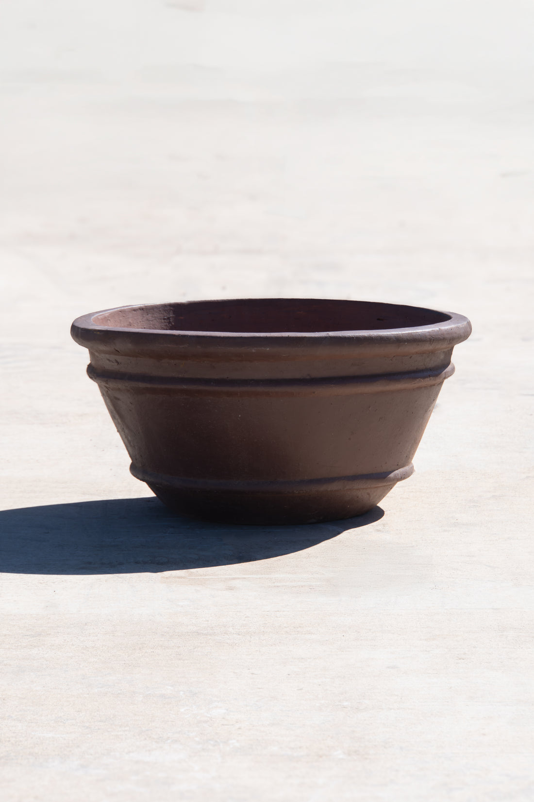Black Clay Lipped Bowl Planter