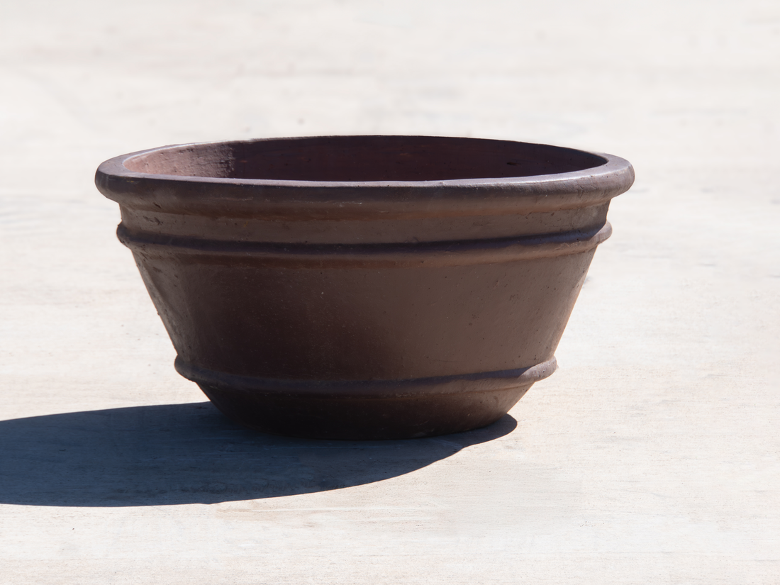 Black Clay Lipped Bowl Planter