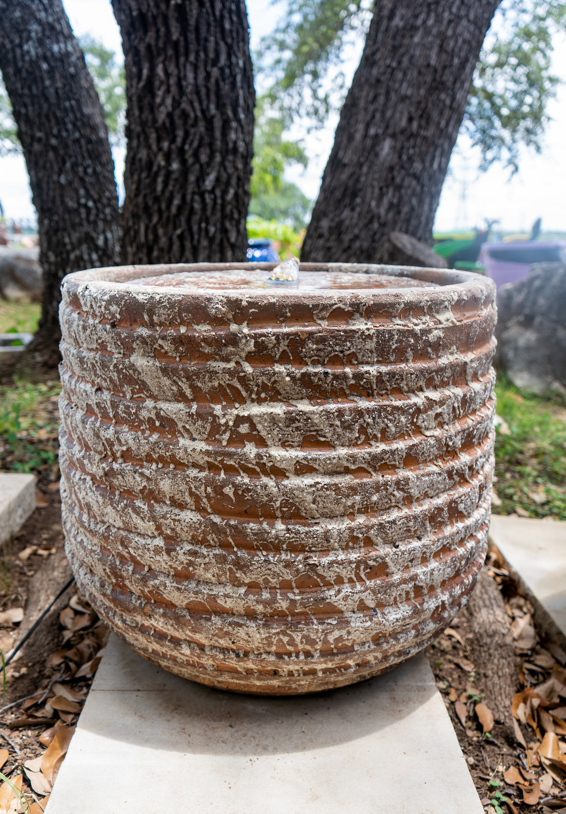 Snow Brown Ribbed Stump Fountain