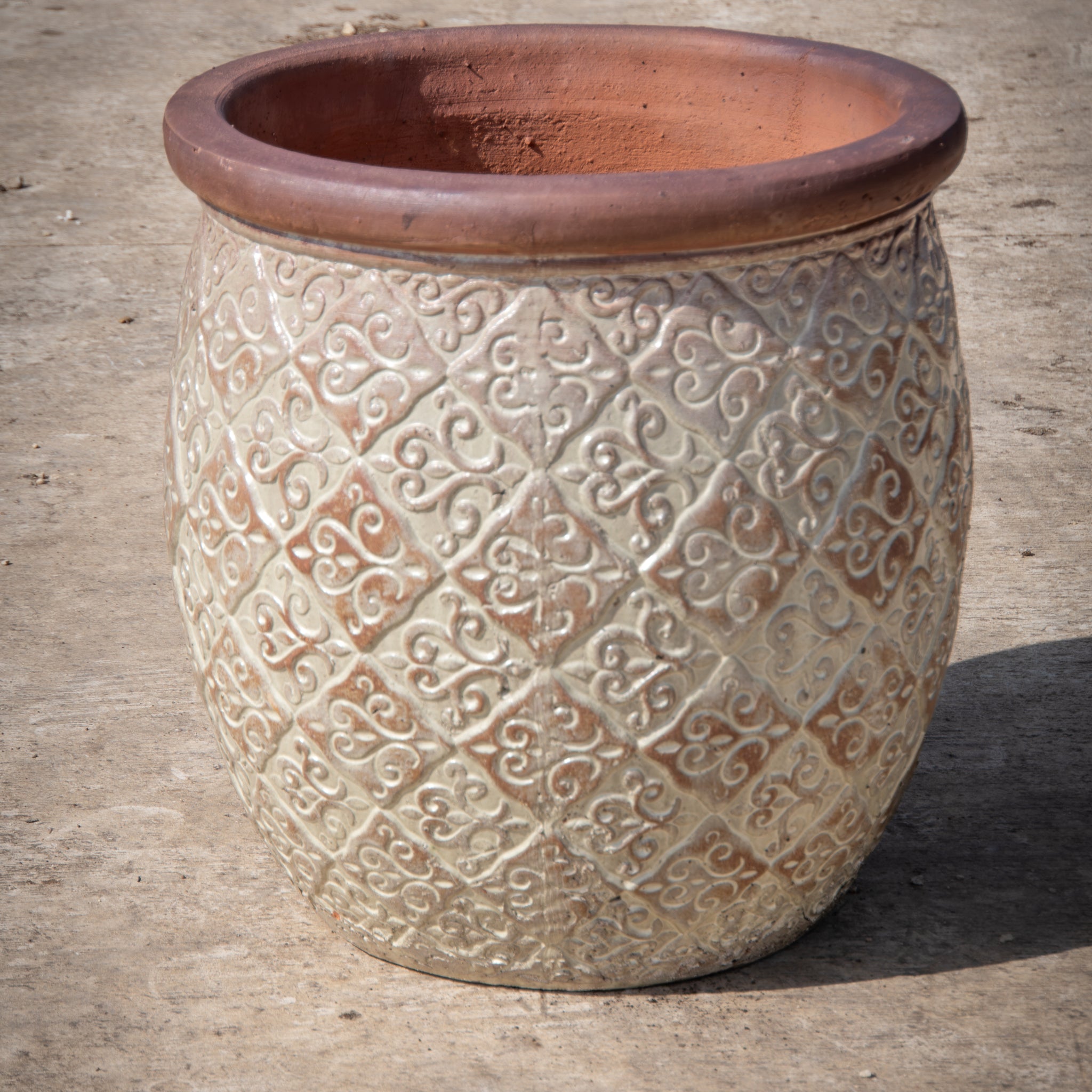 Round Lipped Planter