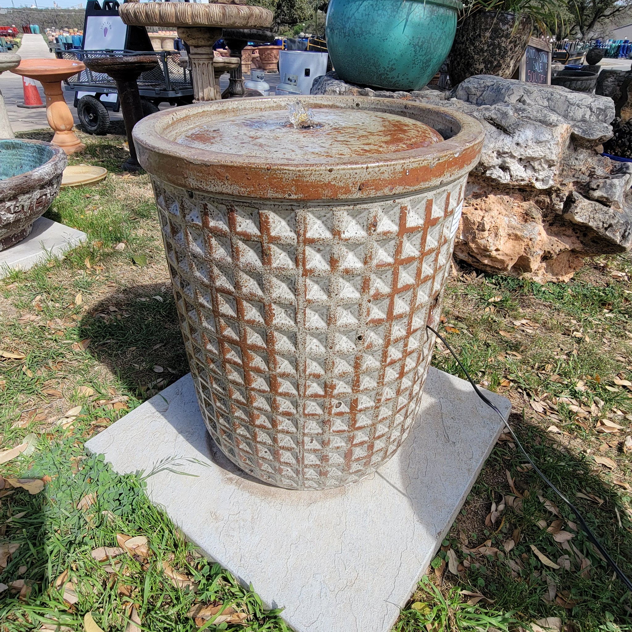 Rustic White Waffle Bullet Fountain